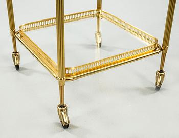 A serving trolley from the foruth quarter of the 20th century.