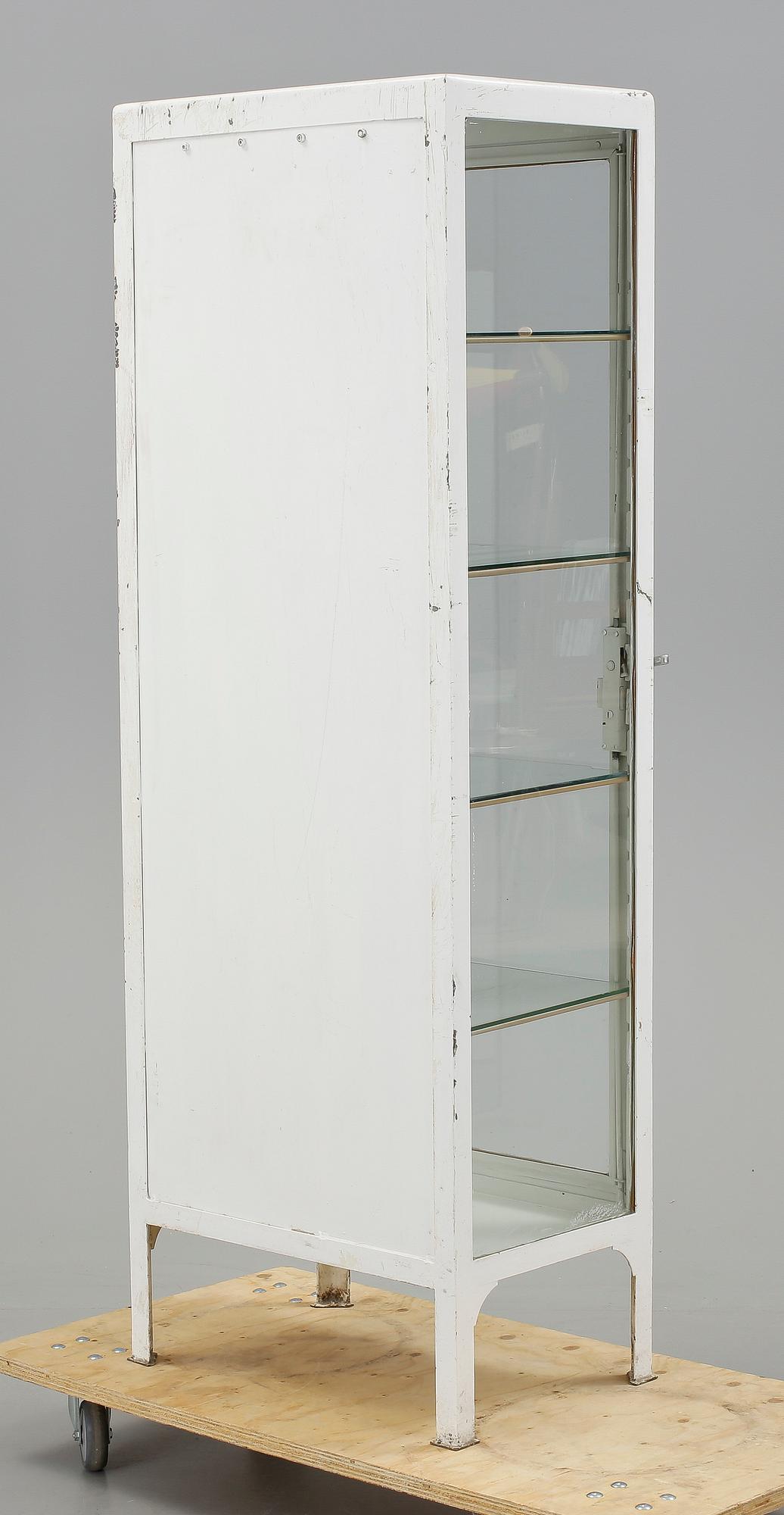 LÄKARSKÅP, 1900-tal.