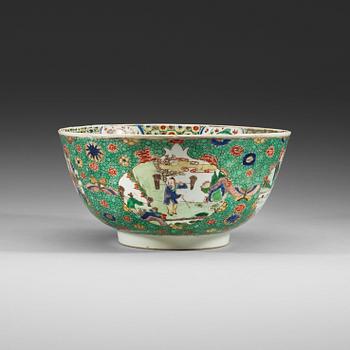 362. A famille verte punch bowl, Qing dynasty, Kangxi (1662-1722).