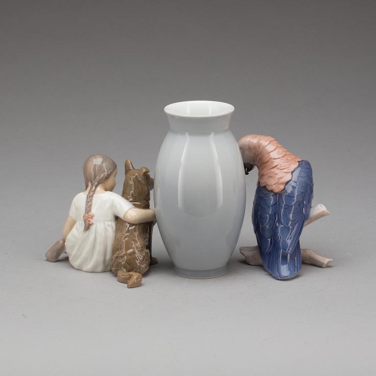 FIGURINER OCH VAS, 3 st. Porslin, Bing & Gröndahl.