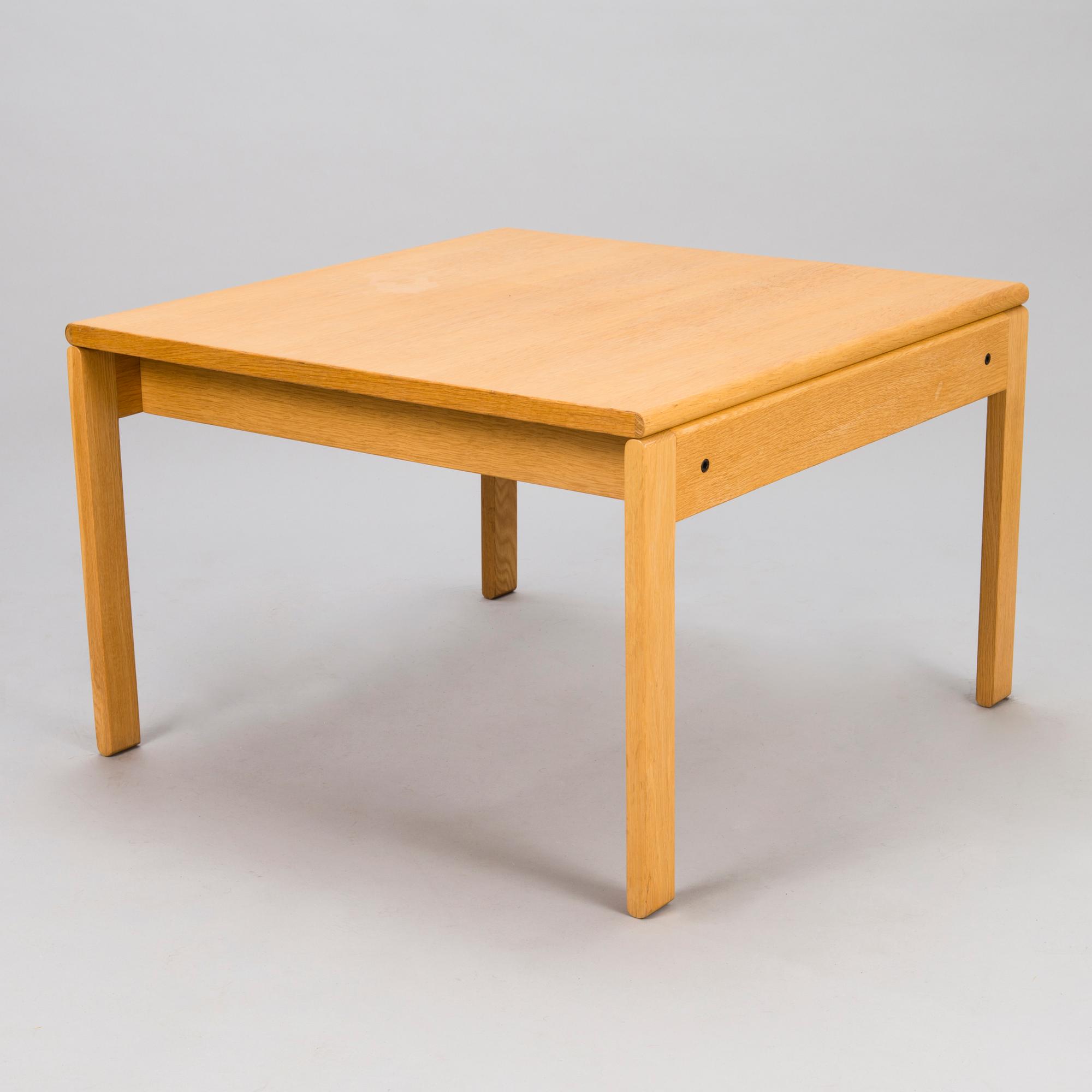 YRJÖ KUKKAPURO, sohvapöytä, malli Ateljee 705, Haimi/Avarte 1900-luvun loppu.