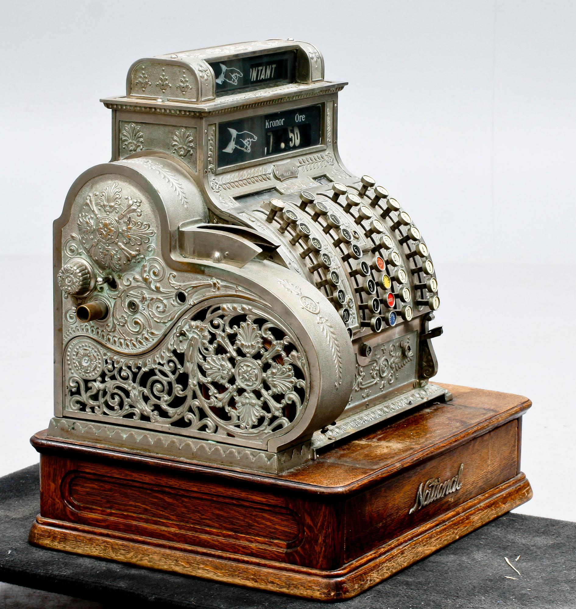 KASSAAPPARAT, National, 1900-talets början.