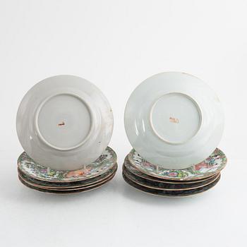 A set of twelve Chinese Canton porcelain plates, 20th century.
