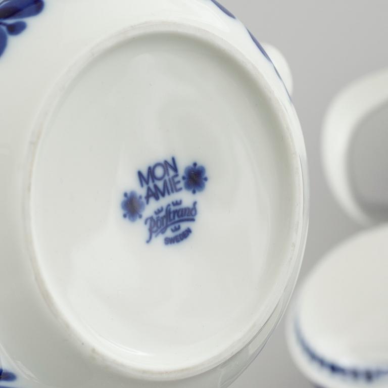 40 pieces of porcelain tableware by Marianne Westman, model "Mon Ami", for Rörstrand.