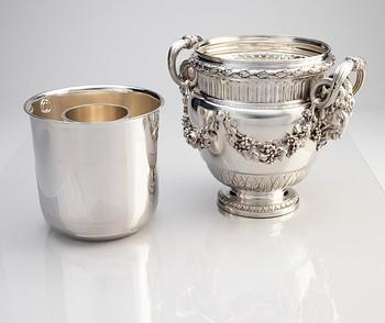A very fine silver Wine cooler, workmaster Konstantin Linke, C.E. Bolin, Moscow 1893.