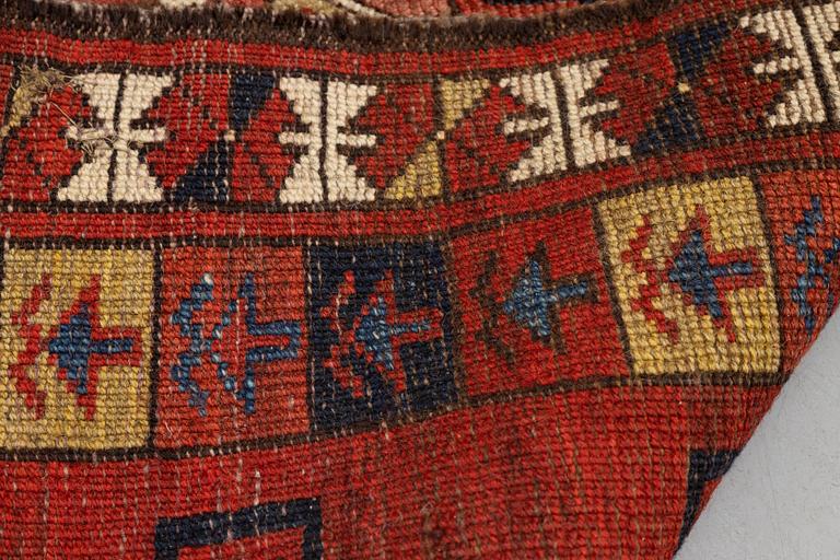 Matta, antik, Turkmen, ca 204-206 x 124 cm.