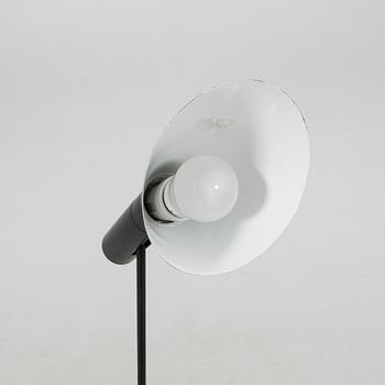 Arne Jacobsen, golvlampa, "AJ", Louis Poulsen, Danmark sent 1900-tal.