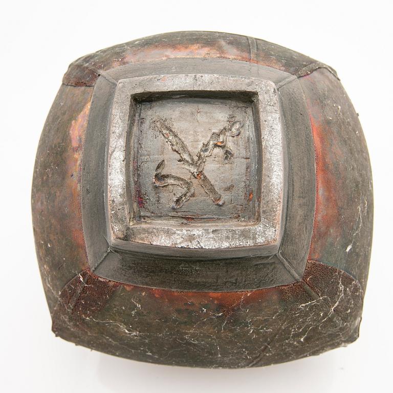 Steen Kepp, Lidded urns.