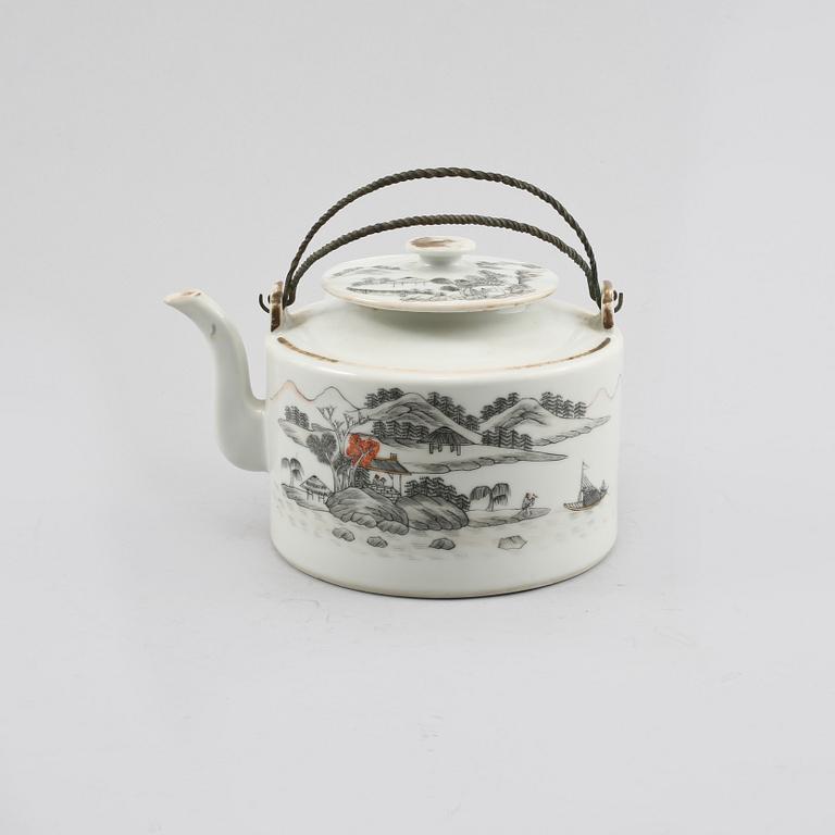 TEKANNA, porslin, Kina, 1800-talets andra hälft.