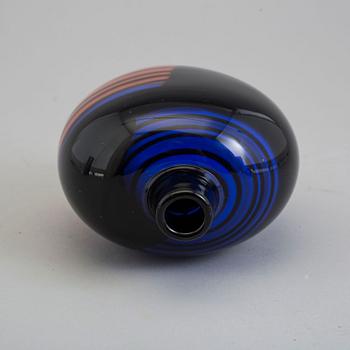 A 'Vibrato' glass vase from Studioglas Strömbergshyttan.