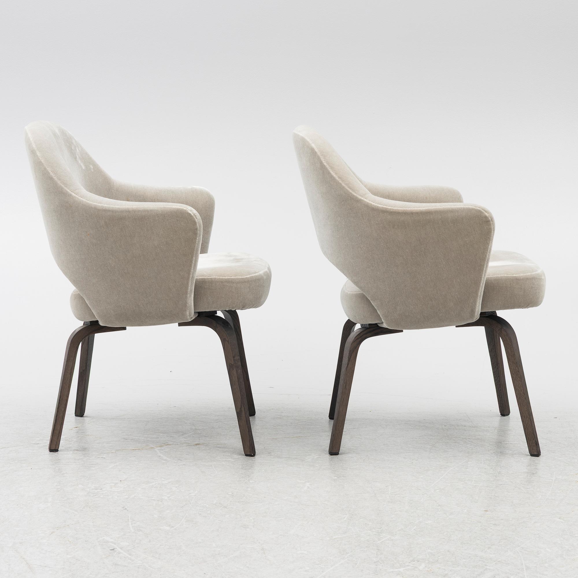 Eero Saarinen, chairs, a pair, "Executive Side Chair", Knoll, 21st century.