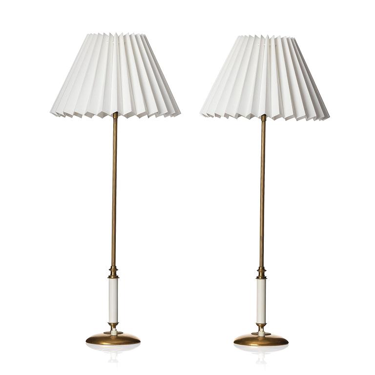 Bertil Brisborg, a pair of table lamps model "31570", Nordiska Kompaniet, 1940s-50s.