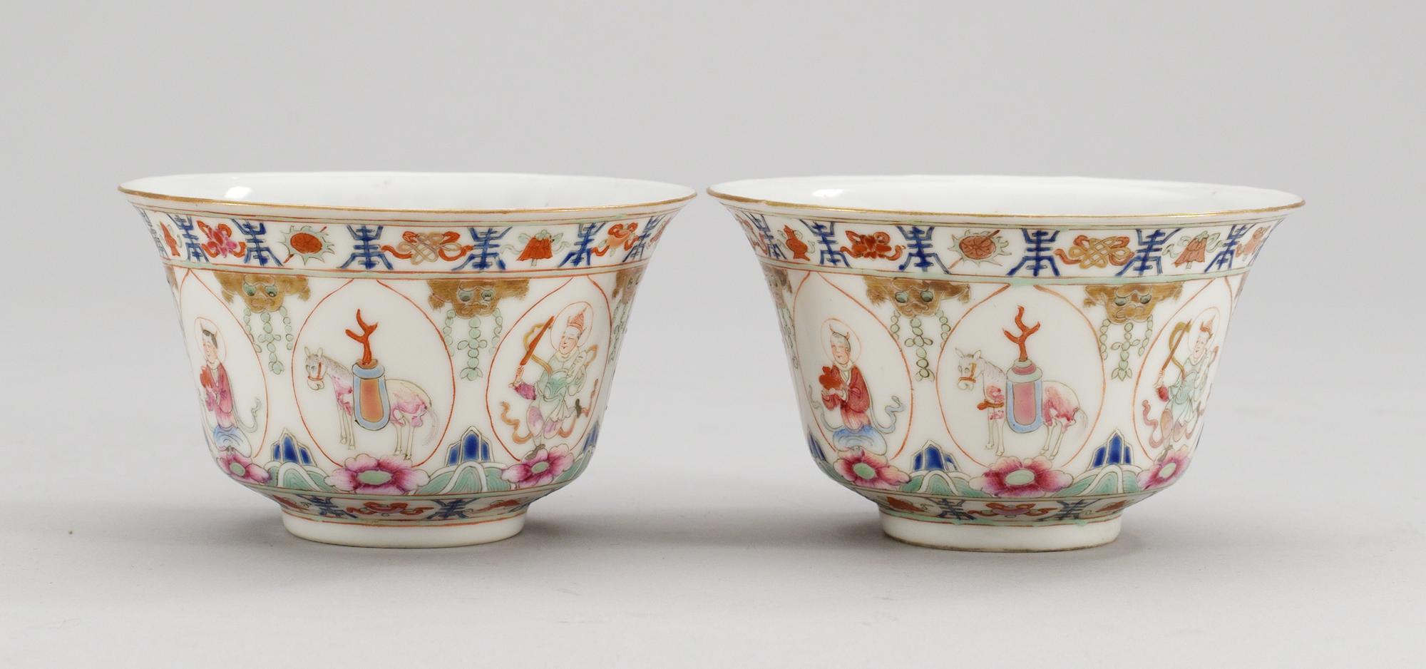 A pair of famille rose bowls, prob late Qing dynasty (1644-1920).