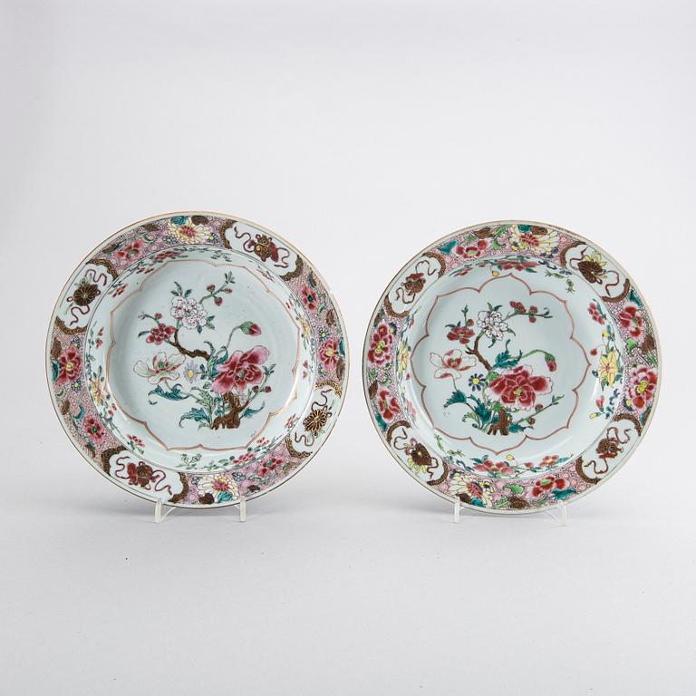 A set of four Qianlong Famille rose porcelain plates.