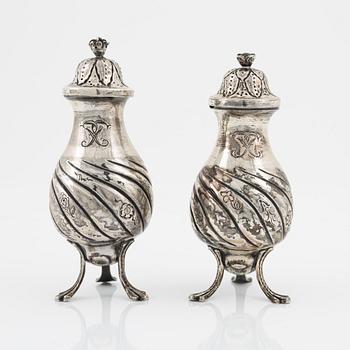 A pair of Rococo style silver sprinklers, bearing the marks of Anderssons Guldsmedsaffär, Sundsvall, Sweden, 1939.