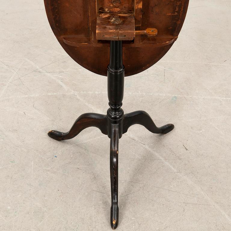 Folding table by Lars Erik Lindell (master in Köping 1818-1843).