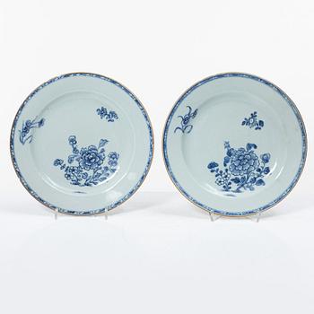 Seven export porcelain plates, China, Qing dynasty, 18th century.