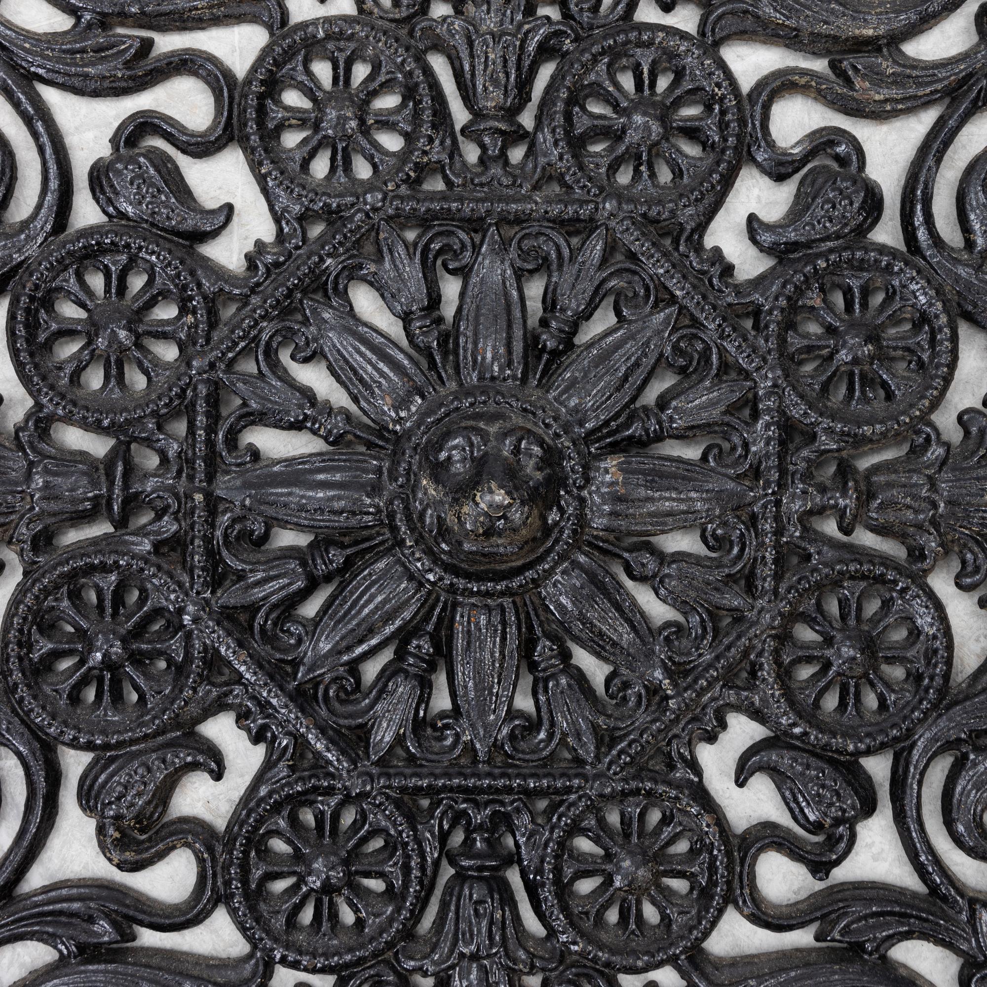 Dekorelement, ett par, tidigt 1900-tal.