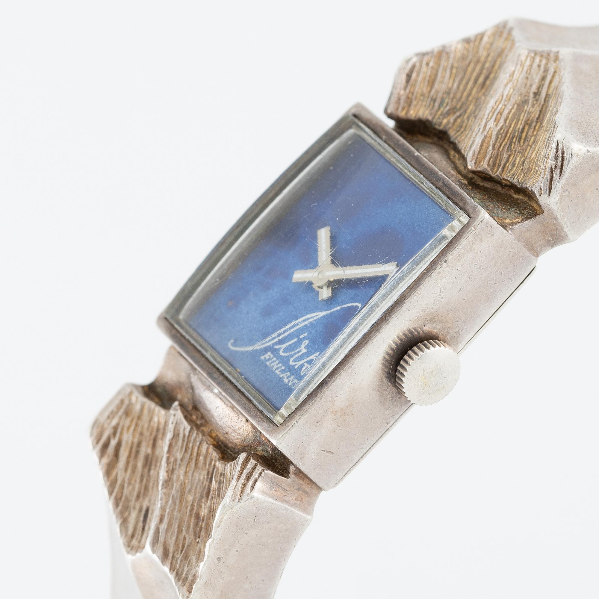 Matti Hyvärinen, Sirokoru, Finland, wristwatch, 17.5 x 20 mm.