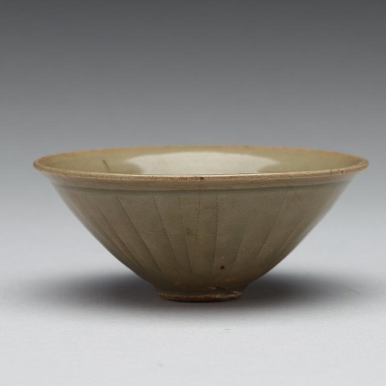 A celadon glazed bowl, Song dynasty (960-1279).