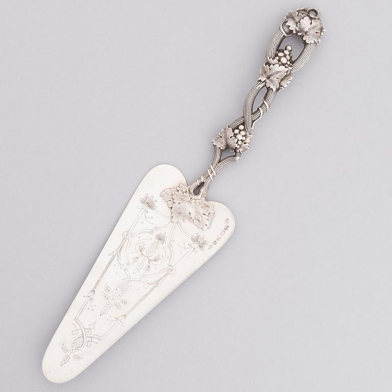 PETTER AIRAKSINEN, A silver cake/ pie server, for R. Mellin, Helsinki 1889.