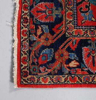 MATTA, orientalisk, troligen old, ca 200 x 124 cm.
