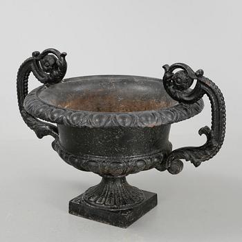 TRÄDGÅRDSURNA, gjutjärn, 1800-tal.