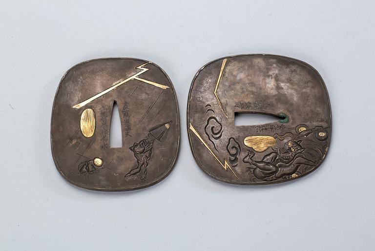 TSUBA, 2 stycken, Japan, brons.