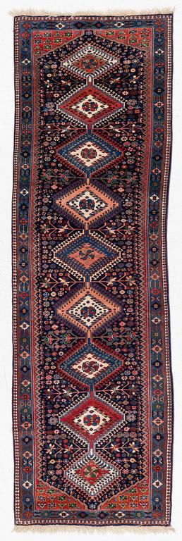 A Yallameh runner, c. 270 x 85 cm.