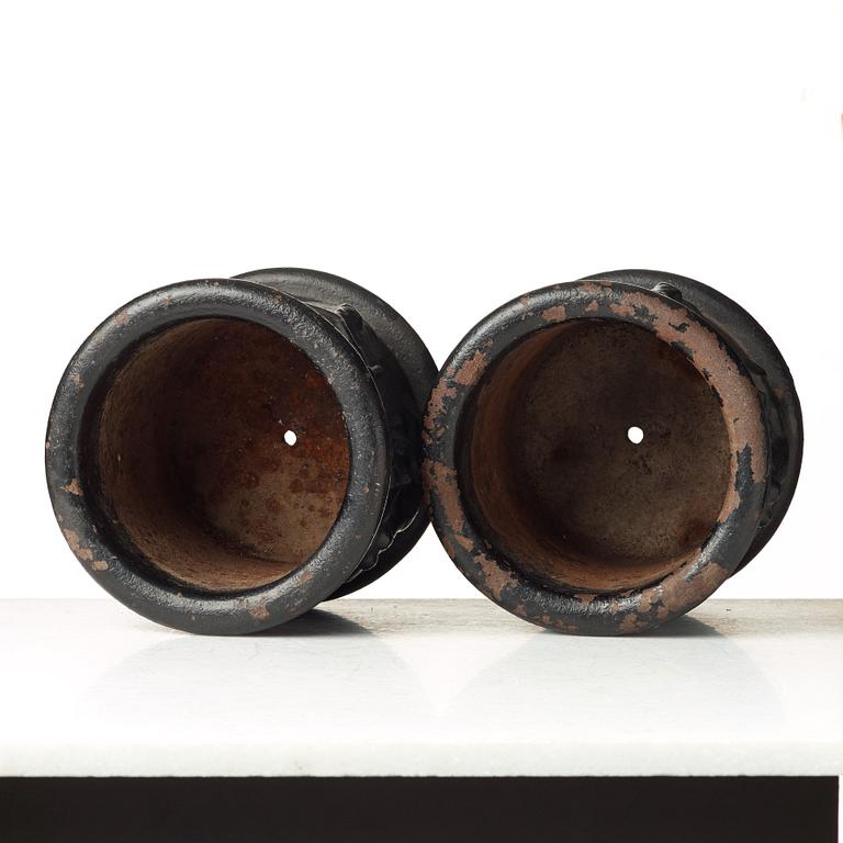 Anna Petrus, a pair of Swedish Grace cast iron jardinières "Blomkruka nr 1", Näfveqvarn, Sweden.