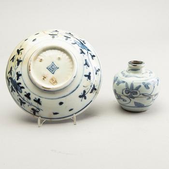 A blue and white jar, Ming dynasty (1368-1644) and a persian Ming style dish, 18th Century.
