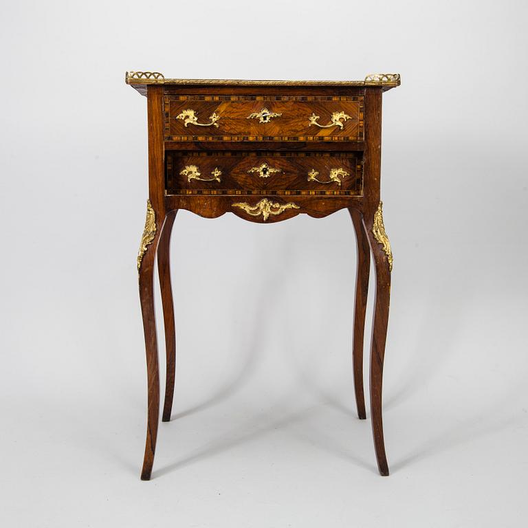 BORD / BYRÅ, rokokostil, Frankrike tidigt 1900-tal.
