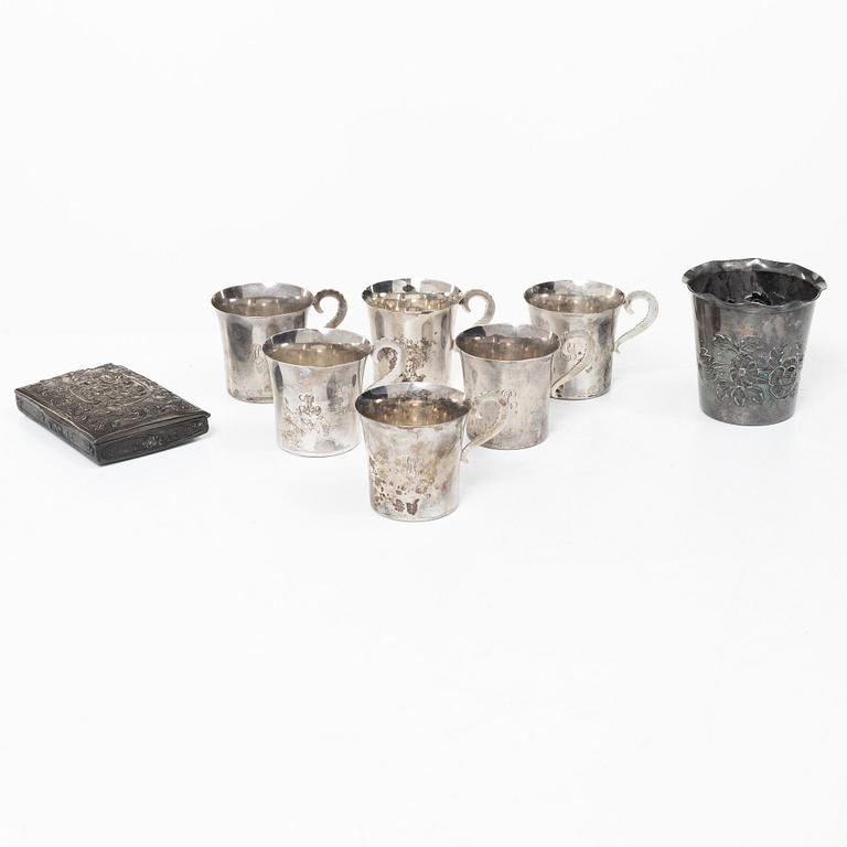 Silver, 8 pieces, including CG Hallberg, Stockholm 1943.