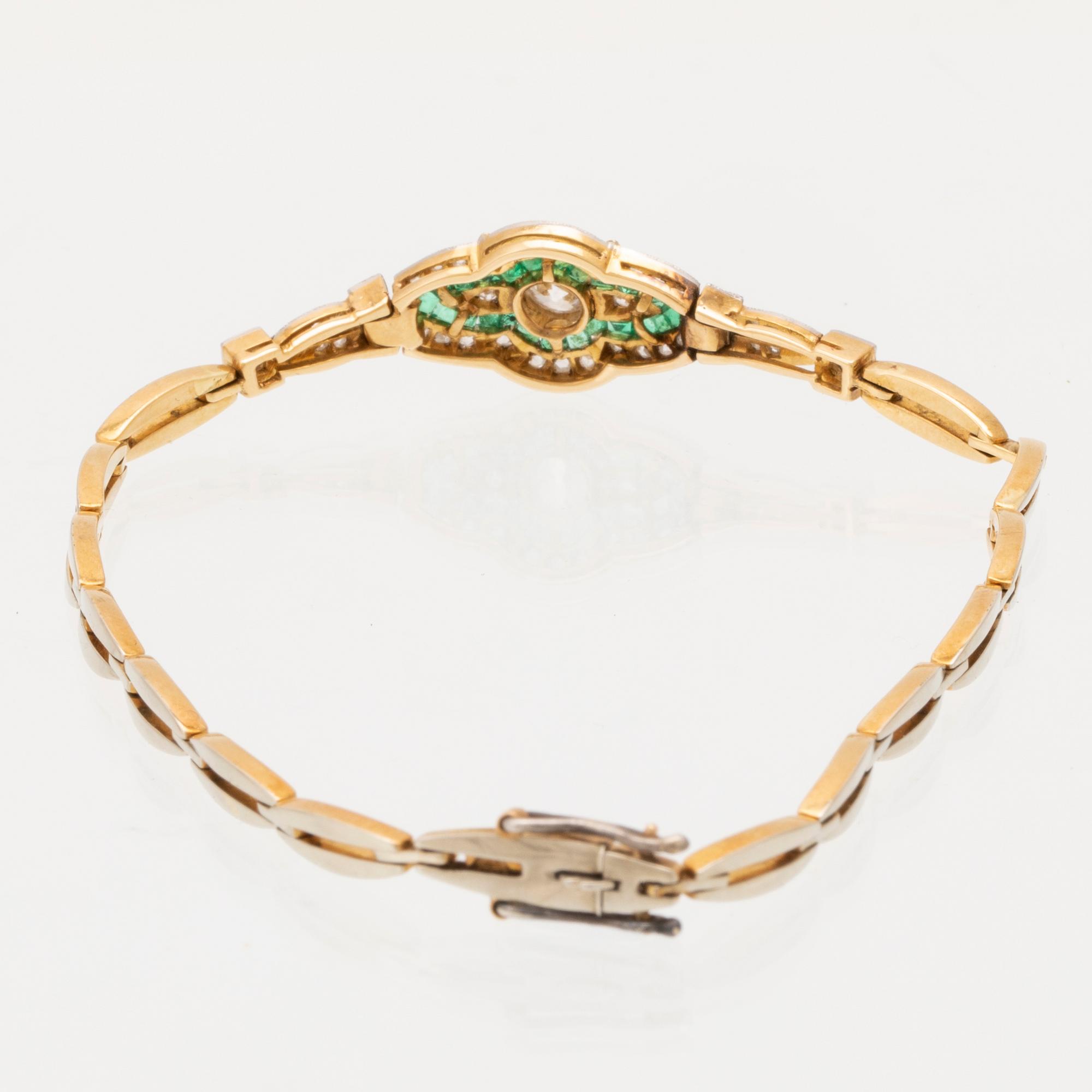 Armband 18K vitt och rött guld med smaragder  samt gammalslipade och rosenslipade diamanter.