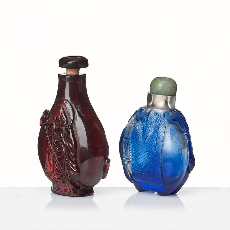 A set of two peking glass snuffbottles, late Qing dynasty.