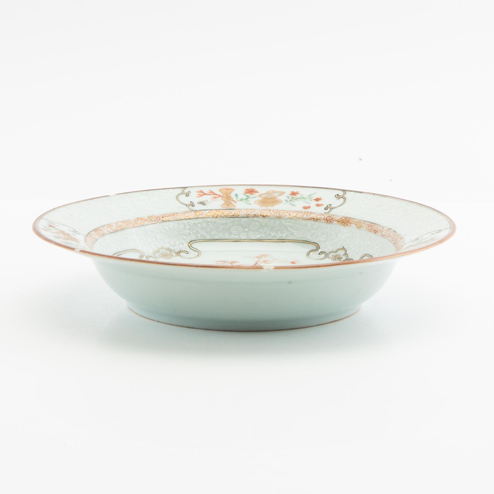 A Chinese porcelain plate, Qing dynasty, Yongzheng (1723-35).