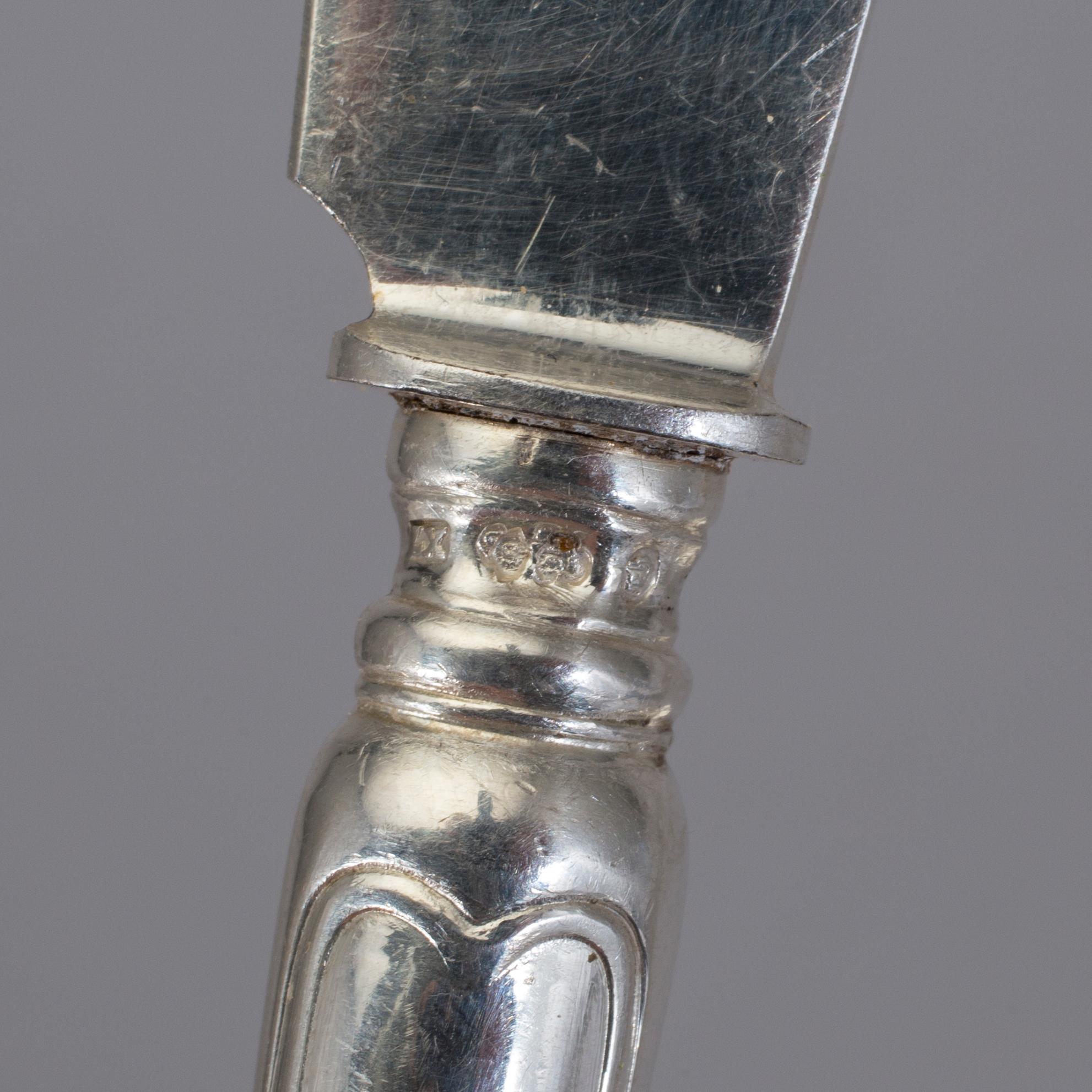 KNIVAR, 12 st, silver, "Gammal fransk", C G Hallberg, 1920-tal. Total vikt 453 g.