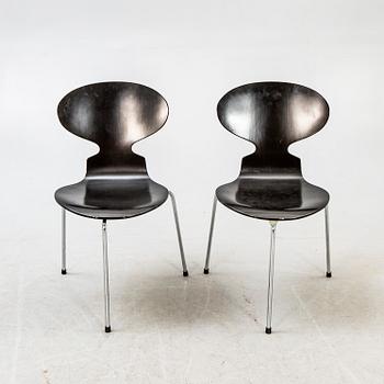 Arne Jacobsen, stolar ett par "Myran" för Fritz Hansen 1991.