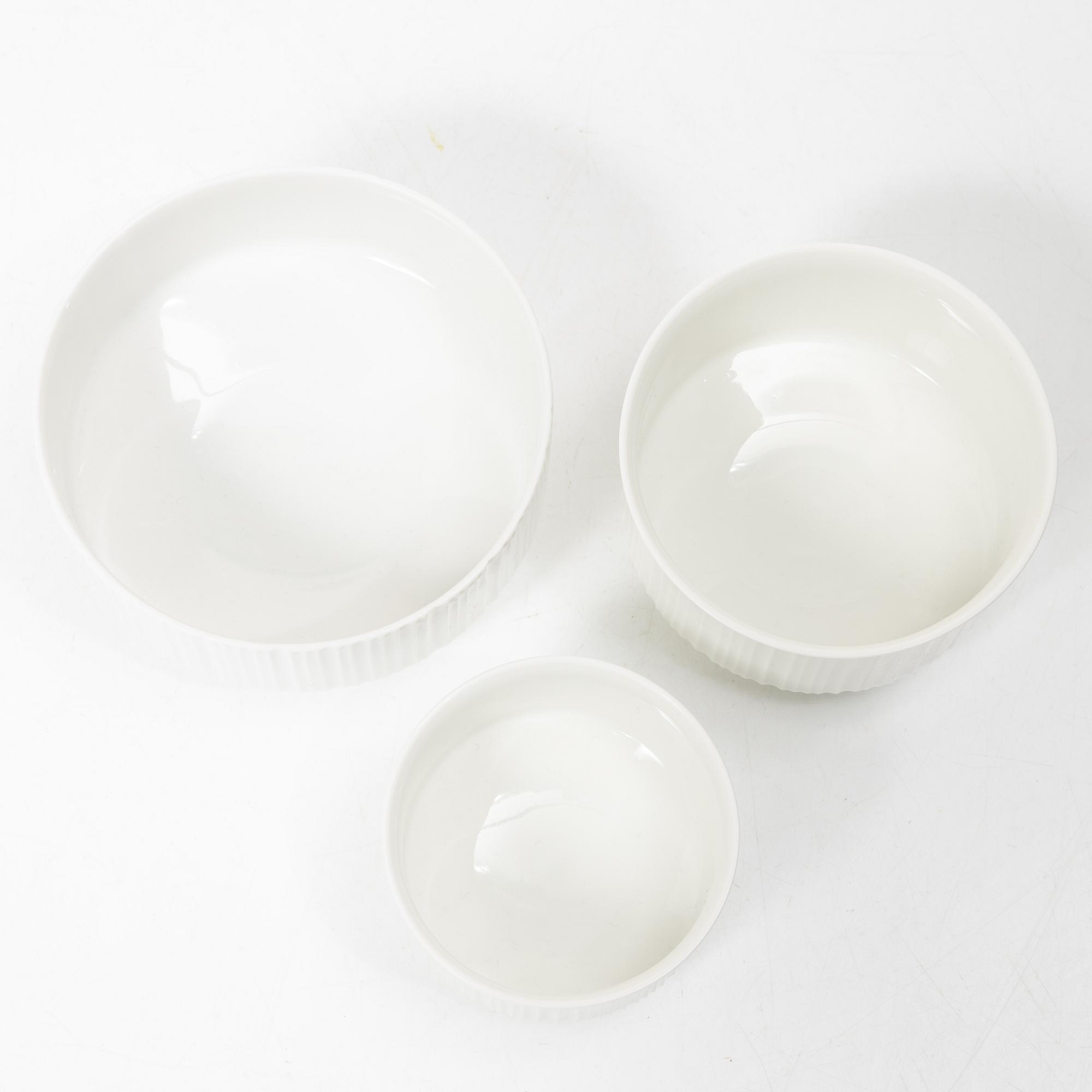 Tapio Wirkkala, A dinner service, 81 pieces, porcelain, “Variation”, Rosenthal Studio-line, designed in 1962.