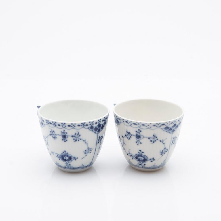 Royal Copenhagen, servisdelar, 26 delar, porslin, "Musselmalet", Danmark.