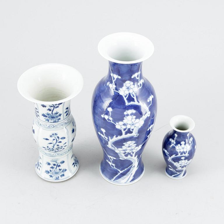 VASER, 3 st, porslin, KangXi-stil, 1800-tal.