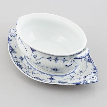 A 'Blue fluted half lace' / 'Musselmalet' tureen with cover and stand, Royal Copenhagen, model 596 and 599, 1898-1923.