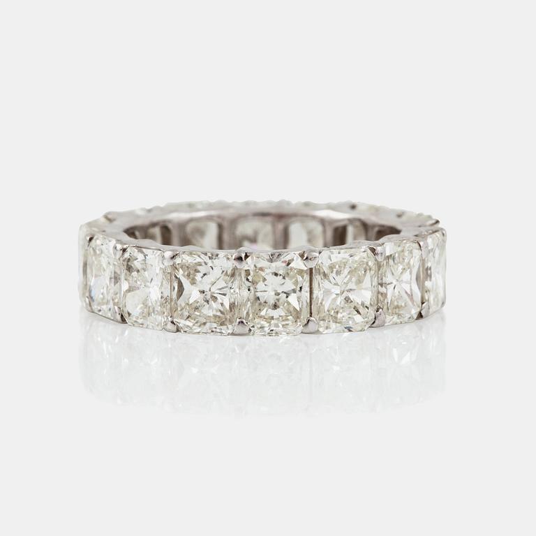 A radiant-cut diamond, circa 7.00 cts in total, eternity ring.