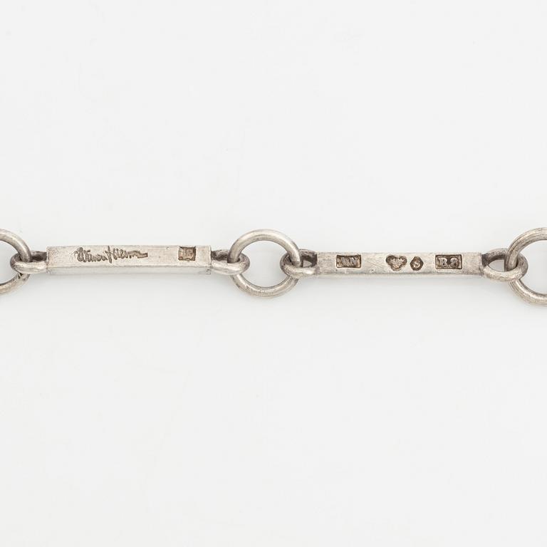 Wiwen Nilsson, hängsmycke sterlingsilver med trappslipad bergkristall, Lund 1943.