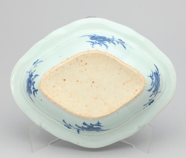 KAROTTER, ett par, porslin, Kina, 1800/1900-tal.