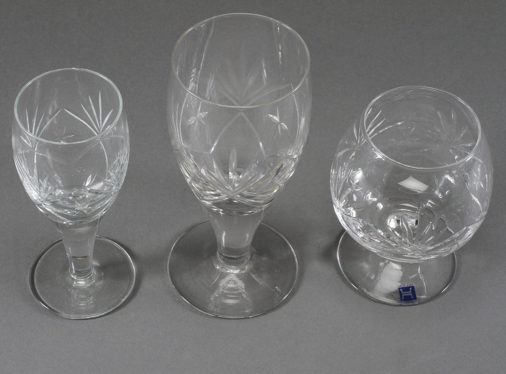 GLASSERVISDELAR, 25 st, Hadeland, Norge, 1900-talets fjärde kvartal.