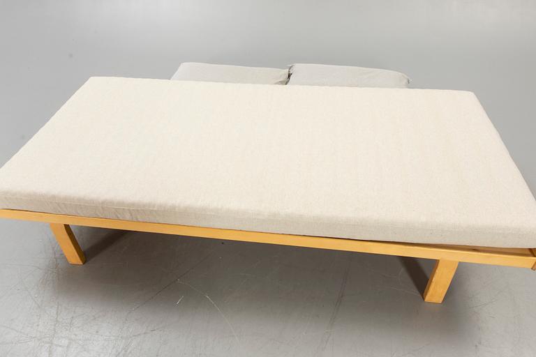 Alvar Aalto, daybed model 710, Artek.