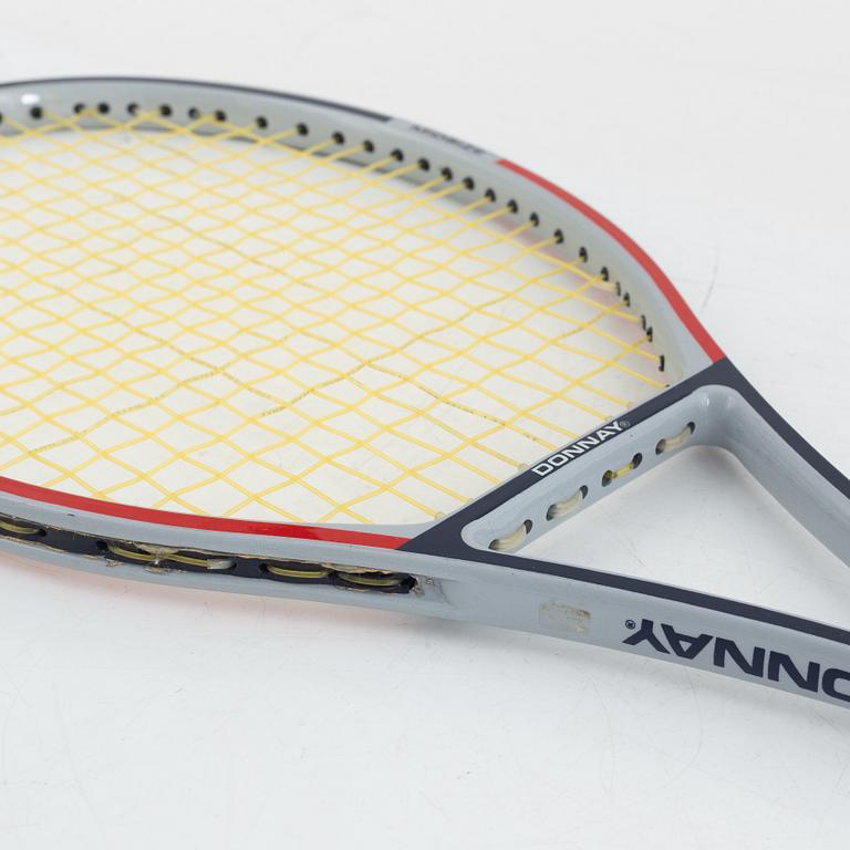 Två stycken tennisracketar, Donnay. Båda signerade av Björn Borg. Donnay Graphite.