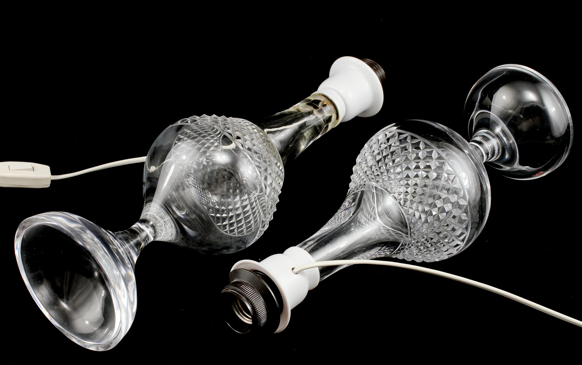 BORDSLAMPOR, ett par, Kosta, 1900-talets andra hälft.