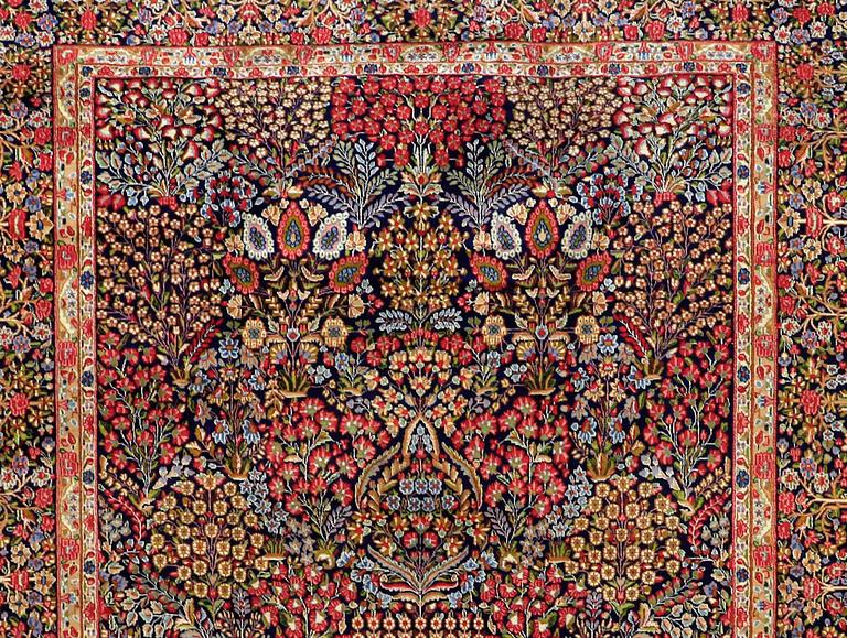 A CARPET, Kerman, ca 410 x 300 cm.